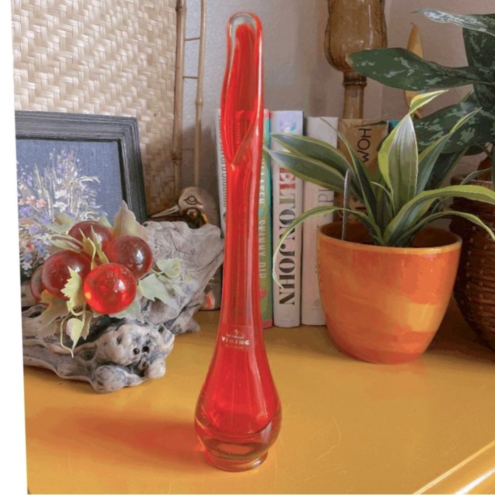 Vintage Viking Glass Persimmon Bud Vase w/Sticker